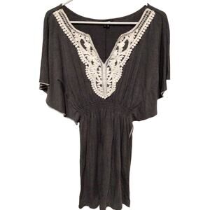 My Michelle Women’s Gray White Lace Collar Short Sleeve Top Size Small Casual